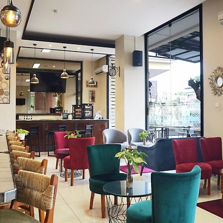 Riss Hotel Malioboro Джокьякарта Экстерьер фото