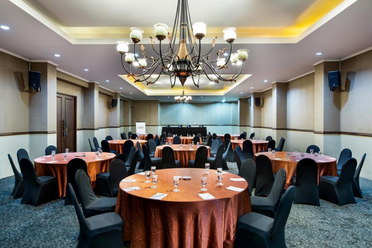 Riss Hotel Malioboro Джокьякарта Экстерьер фото