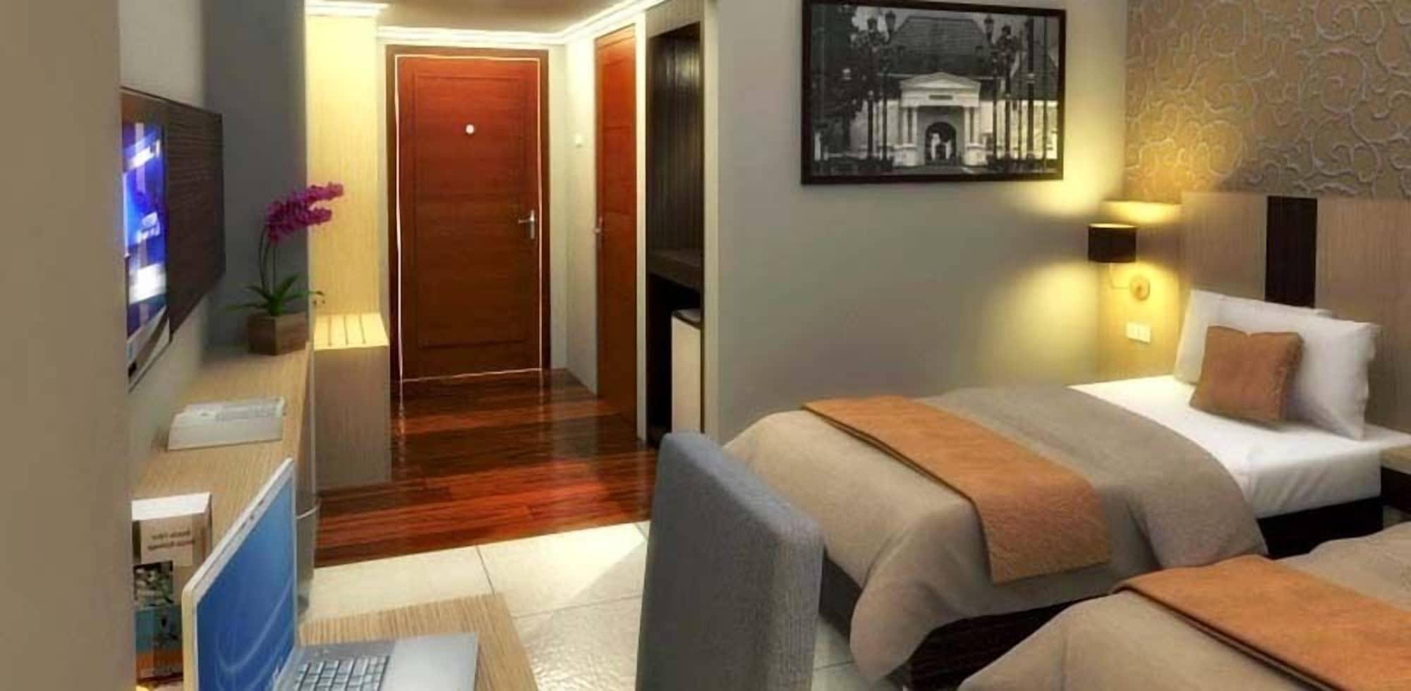 Riss Hotel Malioboro Джокьякарта Экстерьер фото