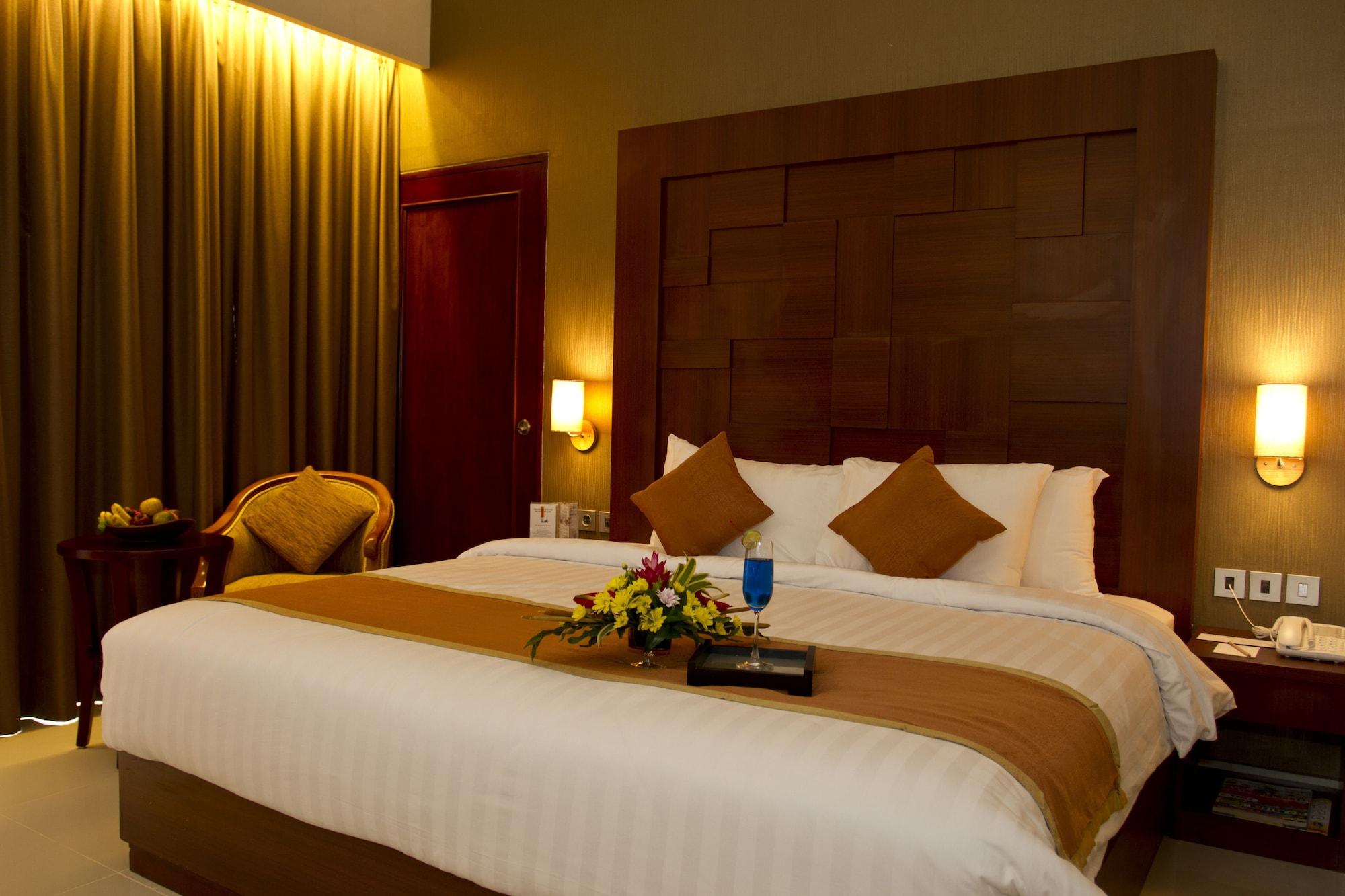 Riss Hotel Malioboro Джокьякарта Экстерьер фото