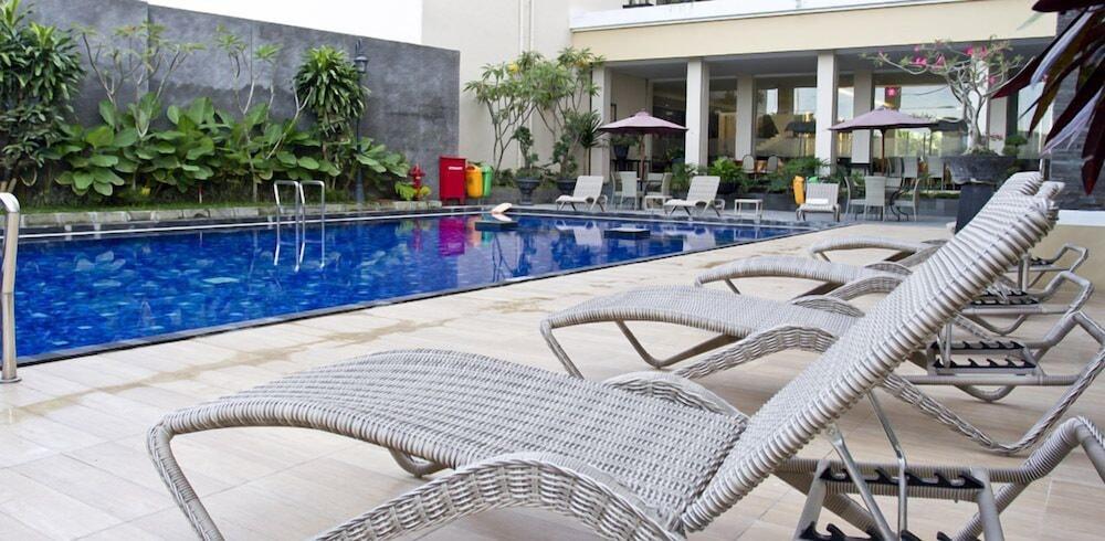 Riss Hotel Malioboro Джокьякарта Экстерьер фото
