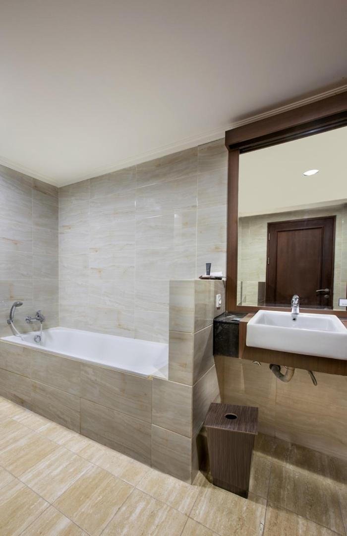 Riss Hotel Malioboro Джокьякарта Экстерьер фото