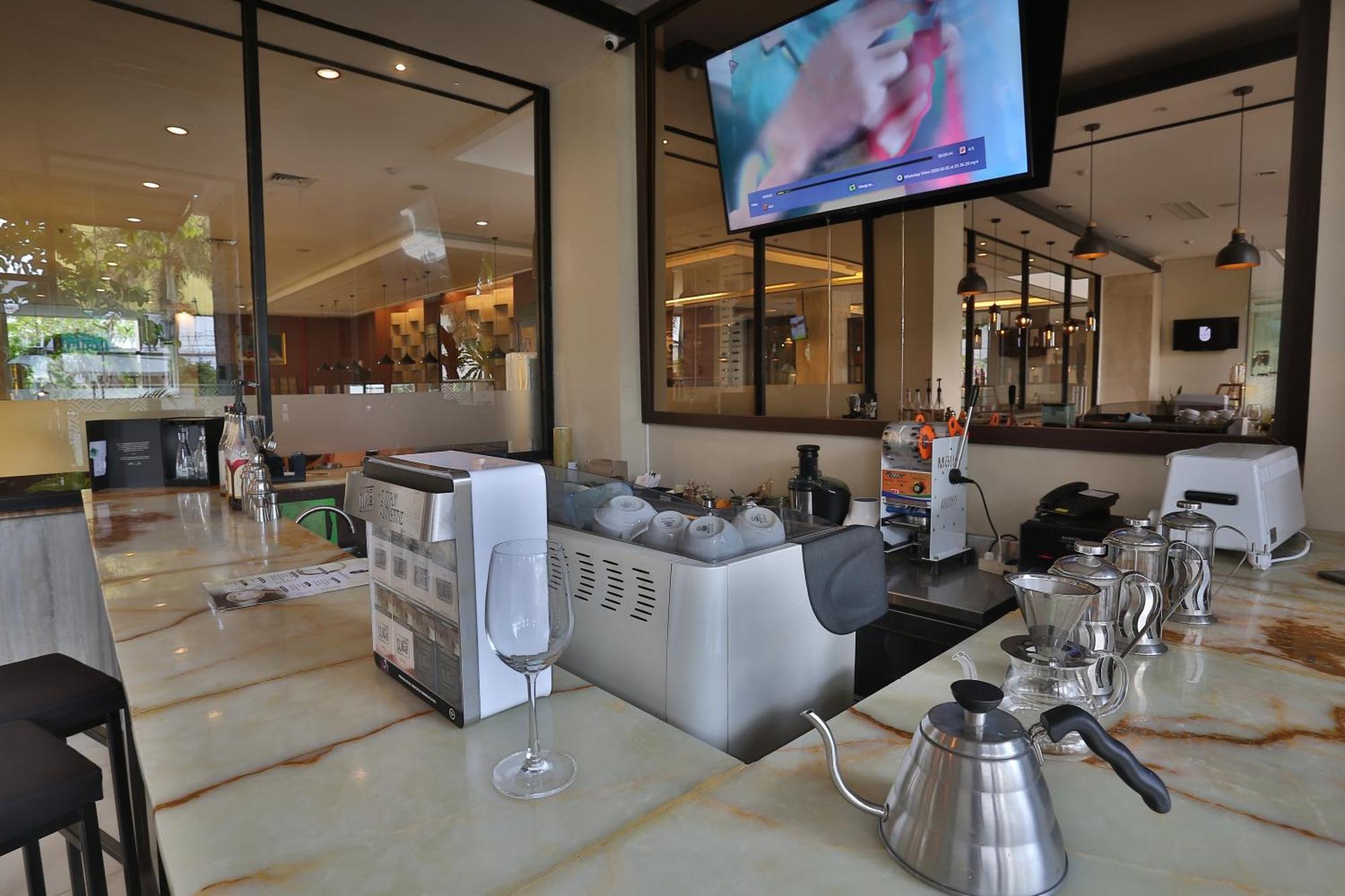 Riss Hotel Malioboro Джокьякарта Экстерьер фото