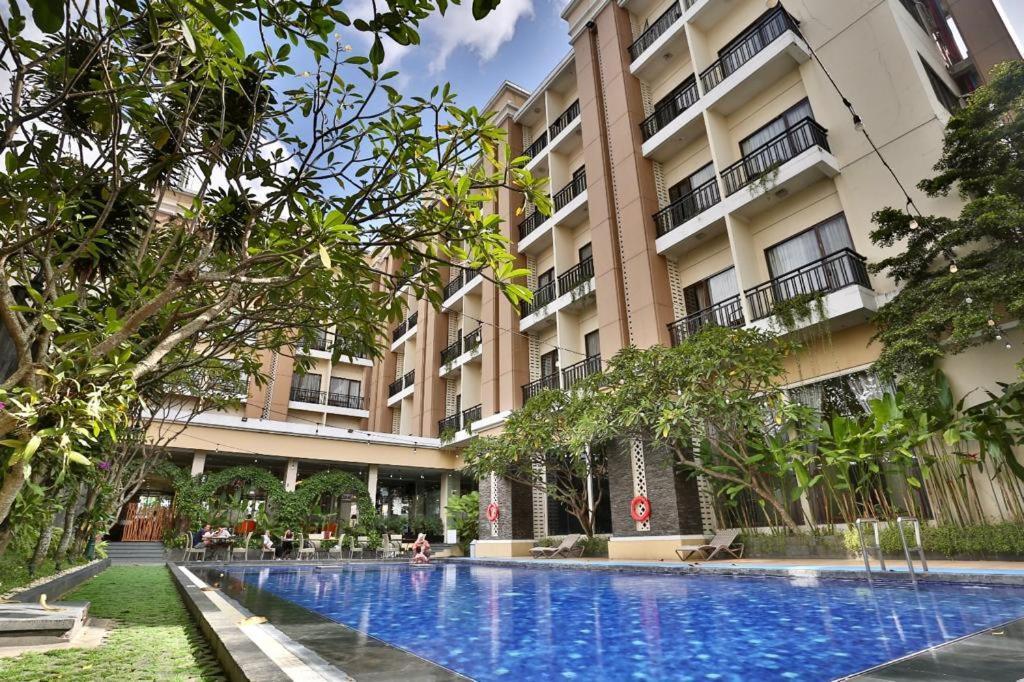 Riss Hotel Malioboro Джокьякарта Экстерьер фото