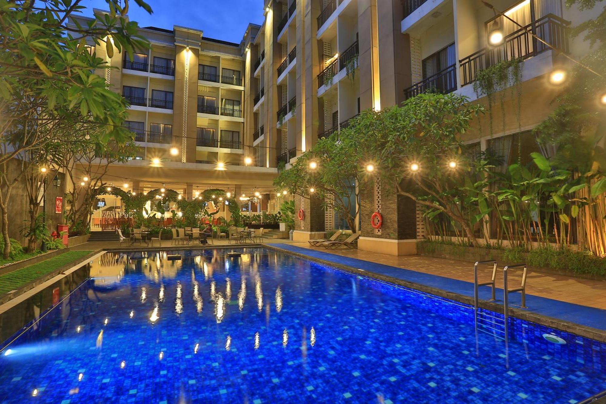 Riss Hotel Malioboro Джокьякарта Экстерьер фото