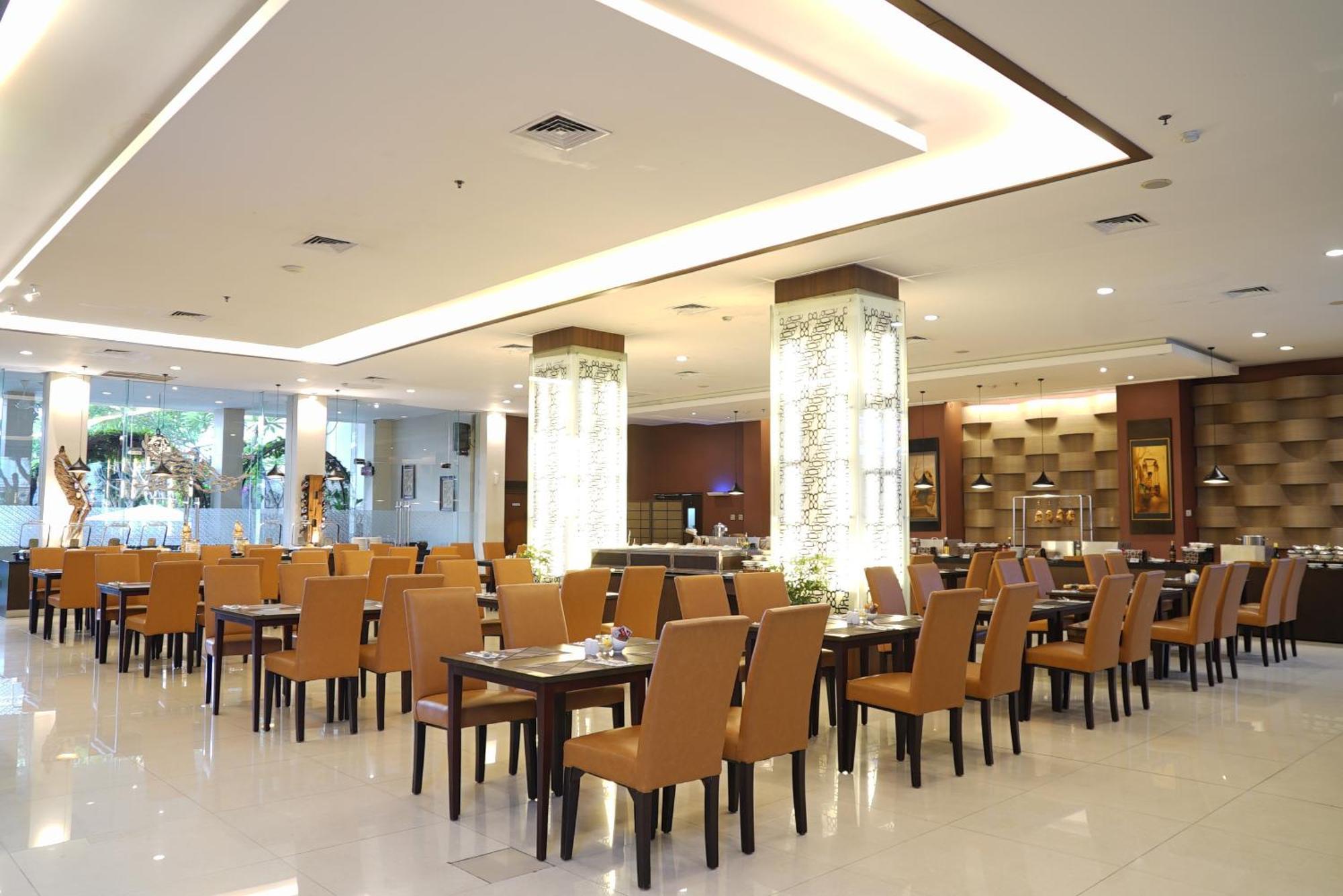 Riss Hotel Malioboro Джокьякарта Экстерьер фото
