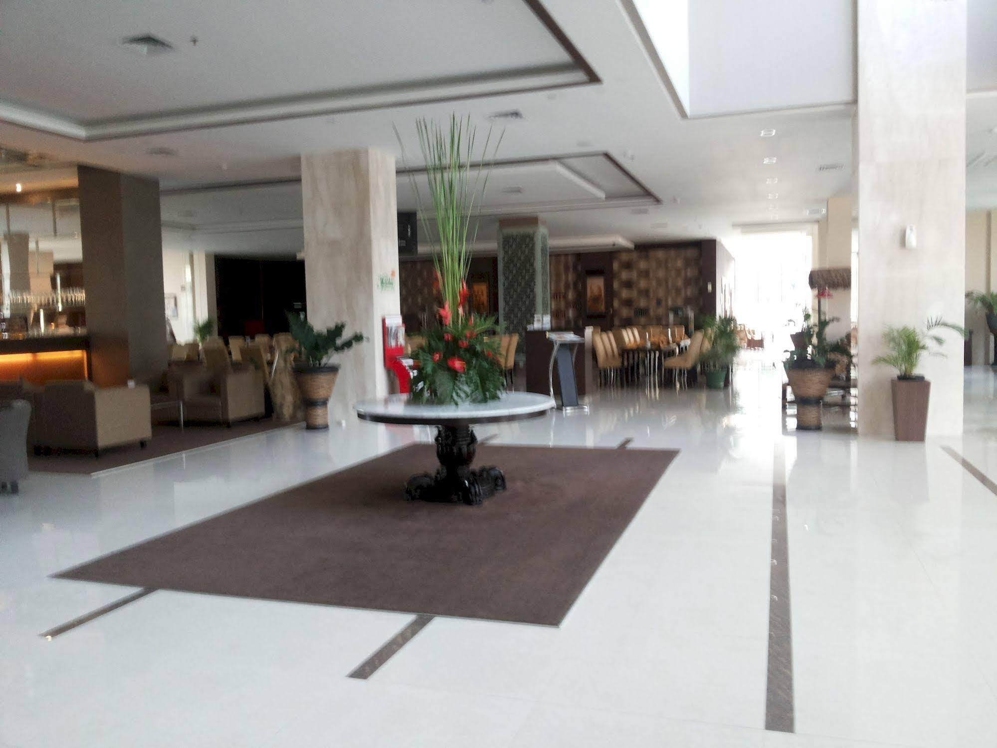 Riss Hotel Malioboro Джокьякарта Экстерьер фото
