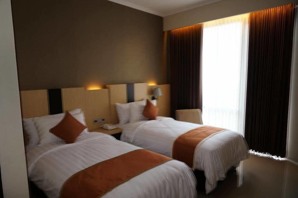 Riss Hotel Malioboro Джокьякарта Экстерьер фото